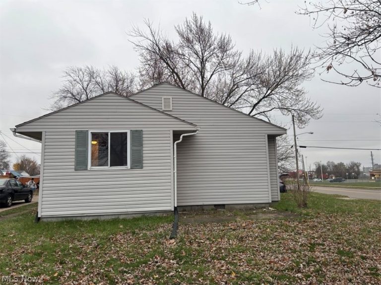 1820 Midway Avenue, Canton, OH - Photo 5