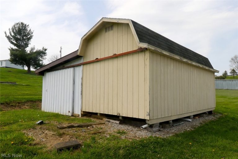 1041 County Road 14, Rayland, OH - Photo 4