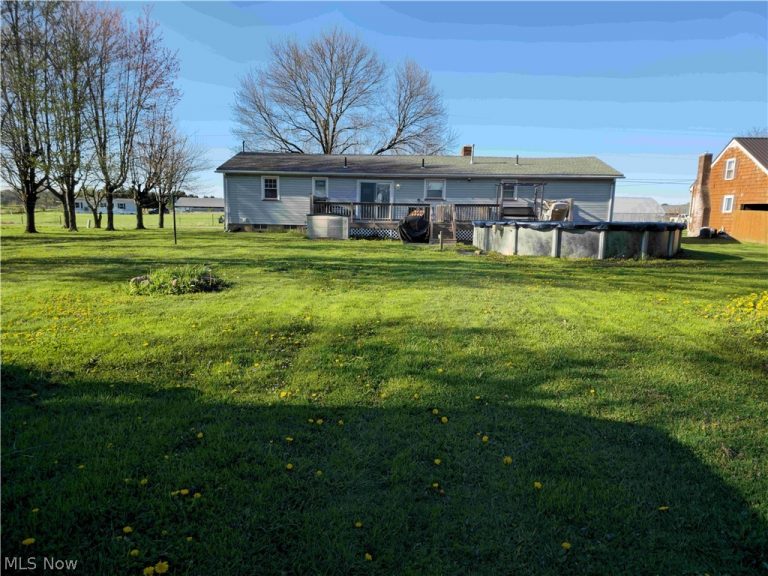 15390 Cenfield Street, Alliance, OH - Photo 2