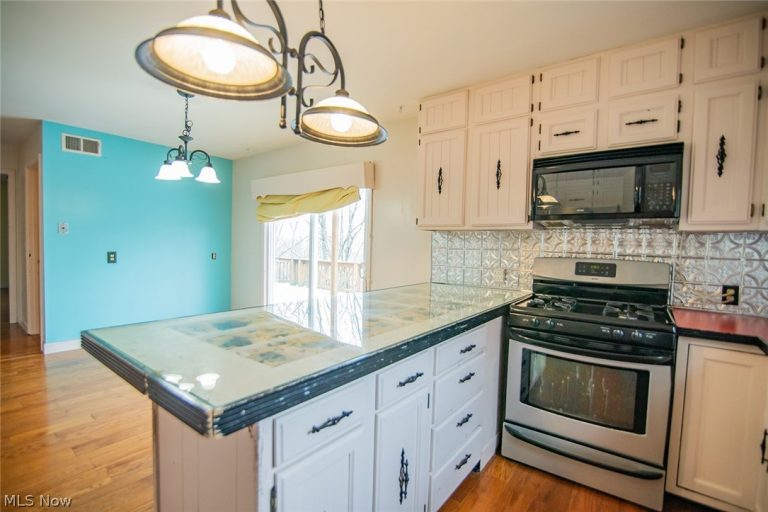 32 Ashwood Place, Vienna, WV - Photo 8