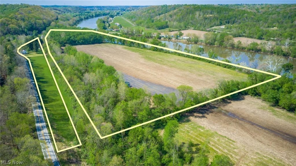 3725 River Road, Zanesville, OH
