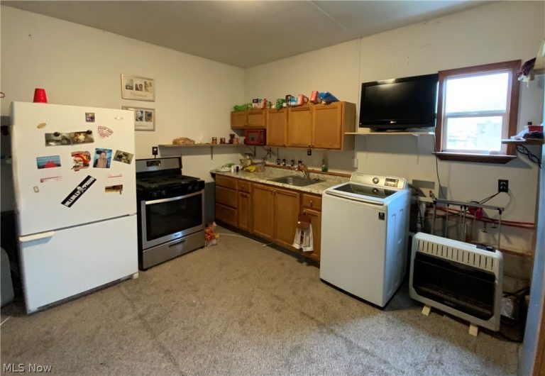 1112 Mick Road, Wellsville, OH - Photo 5