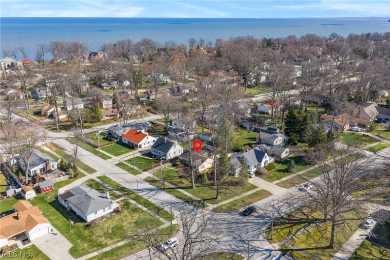 455 Vineland Road, Bay Village, OH - Photo 3