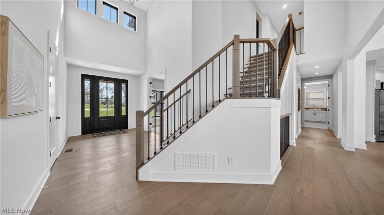 2071 Lanterman Circle, Hinckley, OH - Photo 4