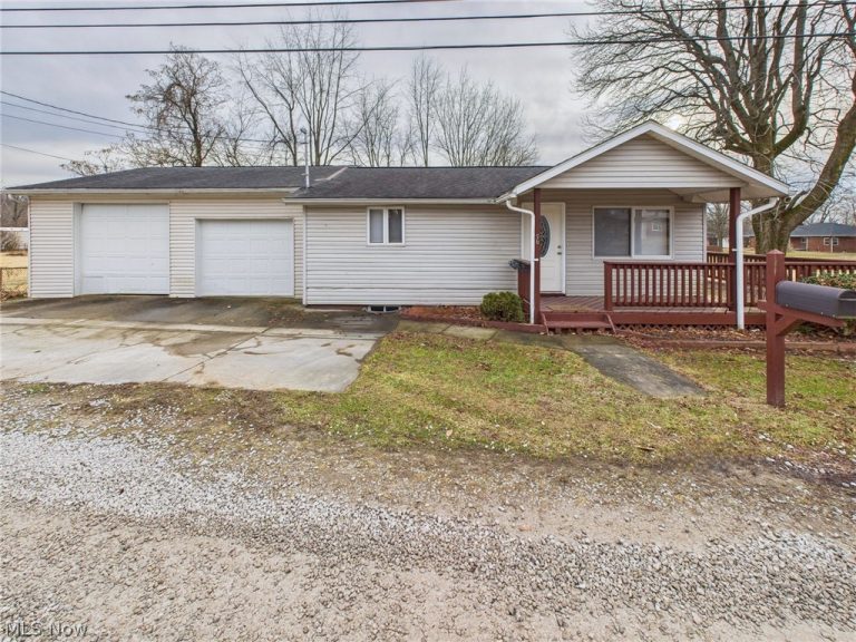 56 Meadowlark Drive, Williamstown, WV, 26187