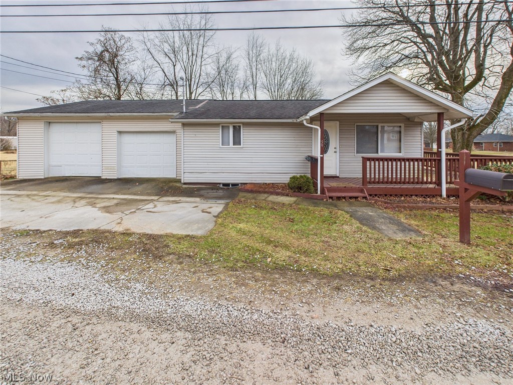 56 Meadowlark Drive, Williamstown, WV