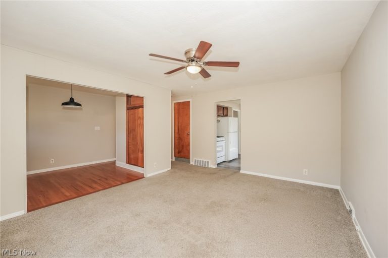 6045 Dunham Road, Maple Heights, OH - Photo 3
