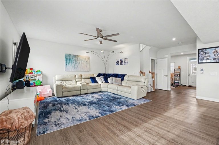 3268 Stoneleigh Road, Canton, OH - Photo 6