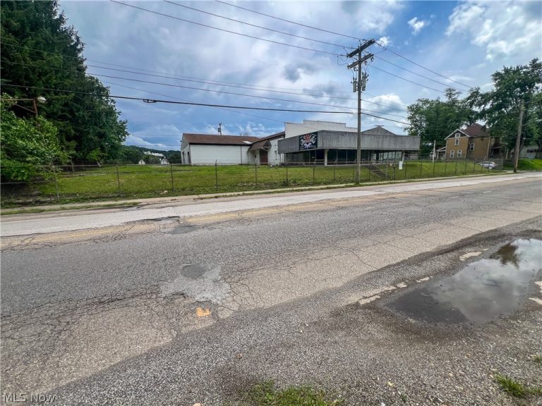 1340 Pennsylvania Avenue, East Liverpool, OH - Photo 3