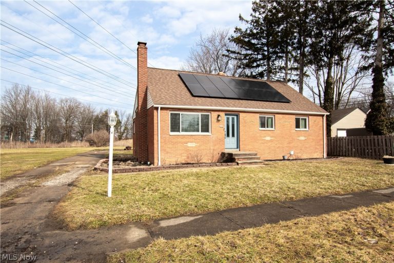 7256 Markal Drive, Middleburg Heights, OH - Photo 2