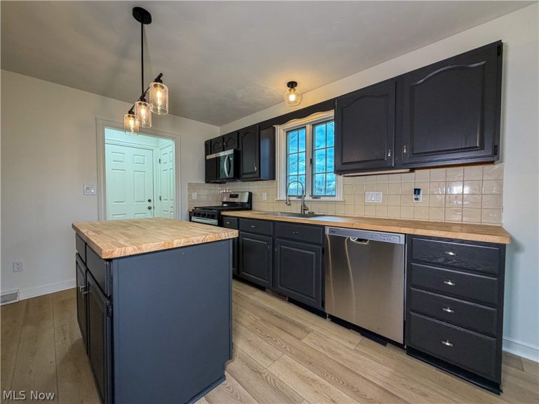 9825 Struthers Road, New Middletown, OH - Photo 6