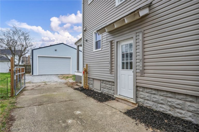 39 25th Street, Barberton, OH - Photo 4