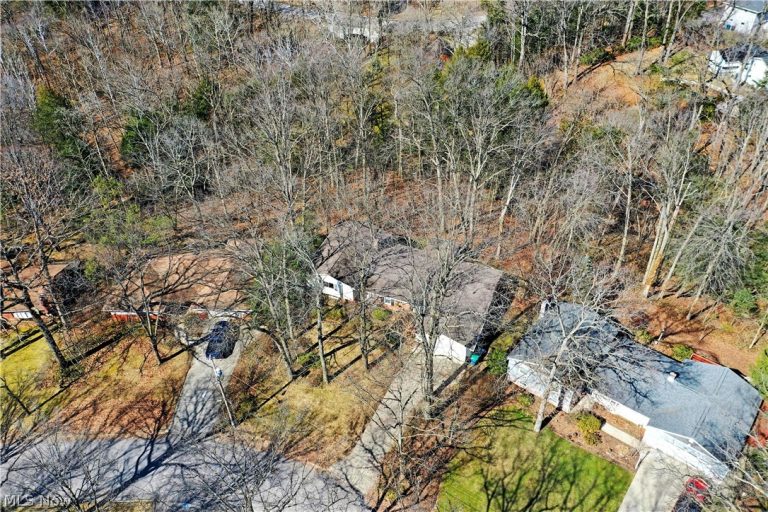 9 Hillside Drive, Girard, OH - Photo 3