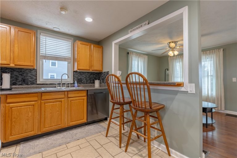 702 Griffith Avenue, Massillon, OH - Photo 6