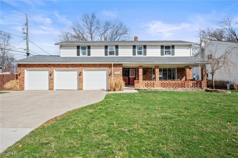 27974 Sanders Lane, North Olmsted, OH, 44070