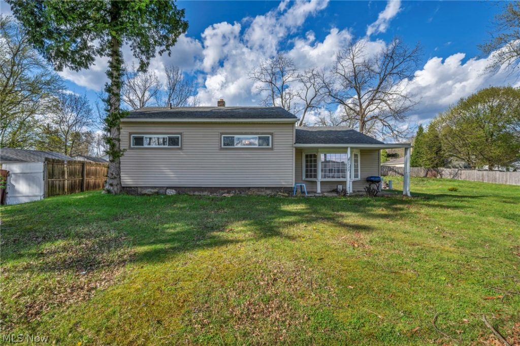 2727 Mcelwain Road, Akron, OH