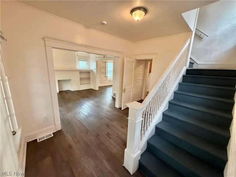 6913 Harvard Avenue, Cleveland, OH - Photo 3
