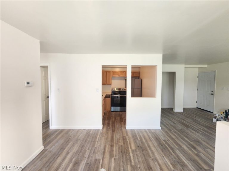 26680 Tungsten Road #102, Euclid, OH - Photo 3