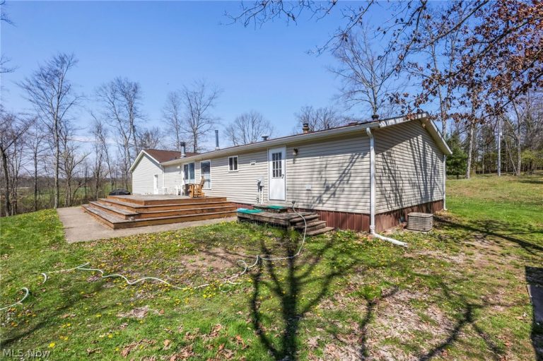 4502 Clover Road, Cumberland, OH - Photo 4