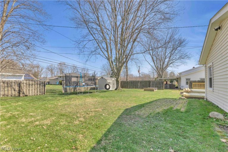 26928 Fairfax Lane, North Olmsted, OH - Photo 4