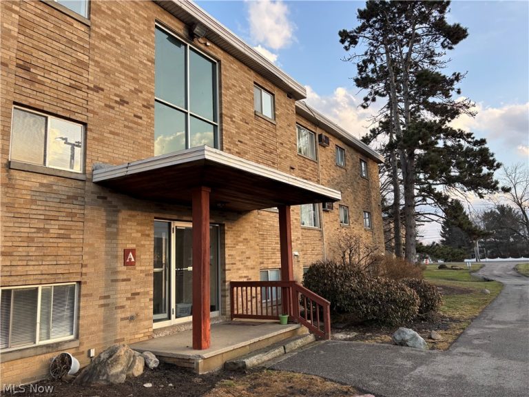 5200 Royalton Road #A11, North Royalton, OH, 44133
