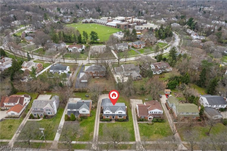 23650 Shelburne Road, Shaker Heights, OH - Photo 2
