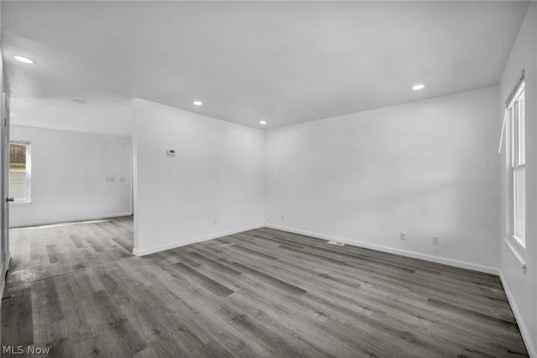 10870 Mount Overlook Avenue, Cleveland, OH - Photo 5