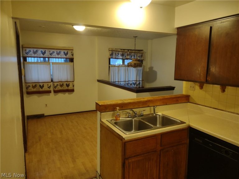 939 Lane Street, Akron, OH - Photo 6