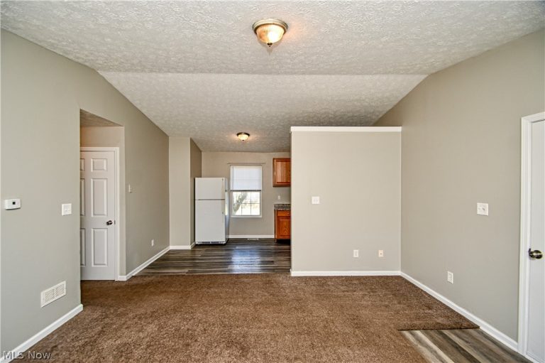 1240 Waterloo Road, Akron, OH - Photo 3