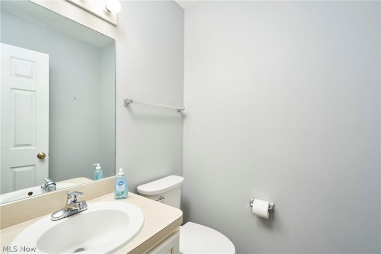 1329 Meadow Run, Copley, OH - Photo 8