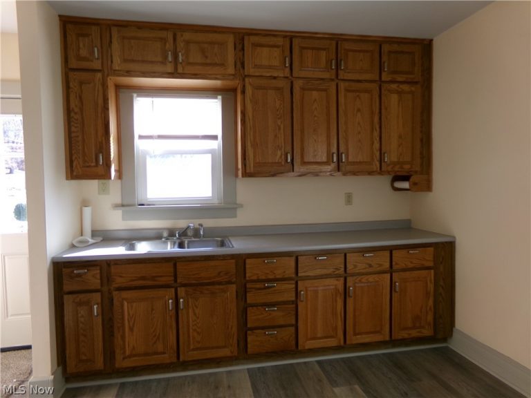 1215 Denman Avenue, Coshocton, OH - Photo 8