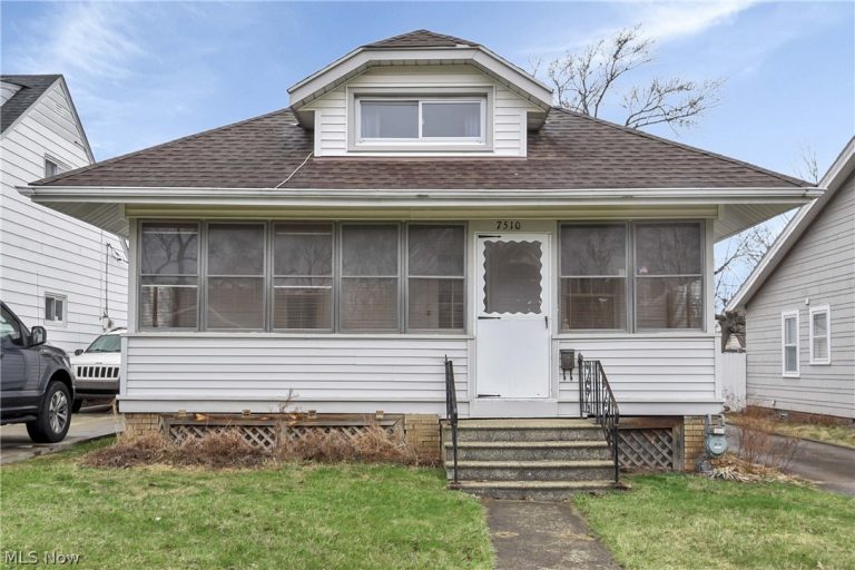 7510 Manhattan Avenue, Parma, OH, 44129