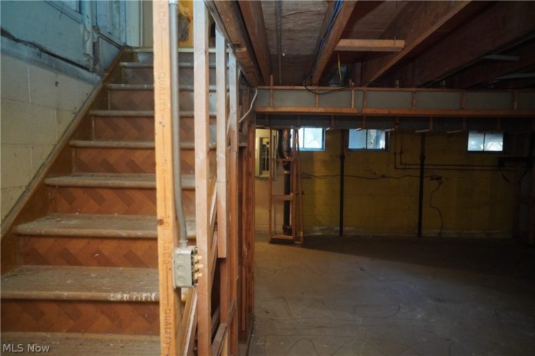 5285 Ridgebury Boulevard, Cleveland, OH - Photo 8