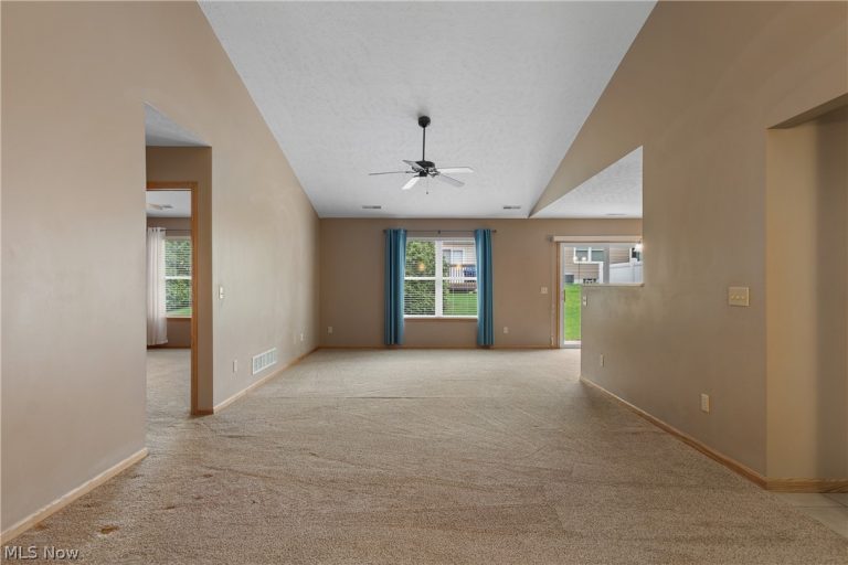 3068 Somerset Drive, Akron, OH - Photo 4