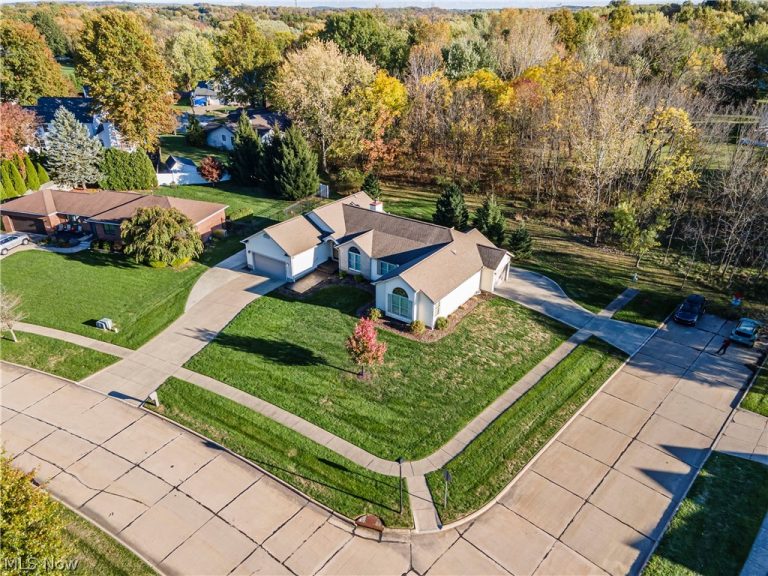 821 Olde Orchard Drive, Tallmadge, OH - Photo 3