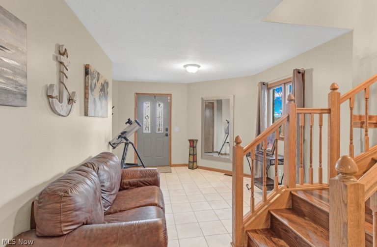 34 Iroquois Trail, Malvern, OH - Photo 5