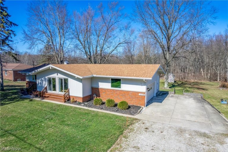 16305 Sperry Road, Vermilion, OH - Photo 3