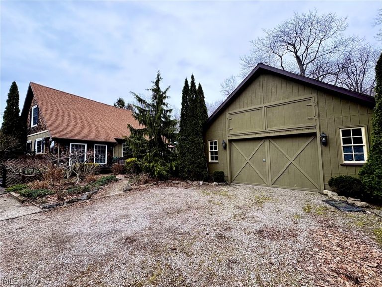 600 Lakeview Avenue, Conneaut, OH - Photo 2