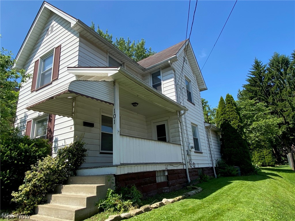 101 Ridgeway Street, Struthers, OH
