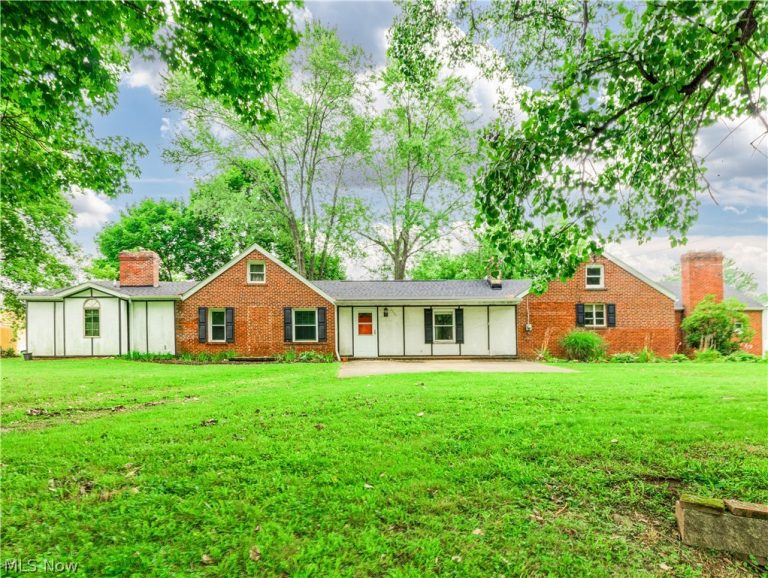 2740 Chelsea Drive, Akron, OH, 44312