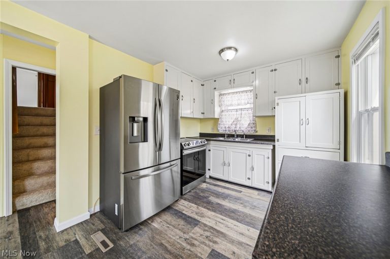 15904 Claridon Troy Road, Burton, OH - Photo 4