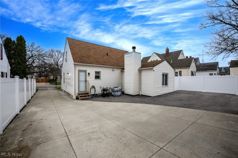 942 Archwood Avenue, Akron, OH - Photo 5