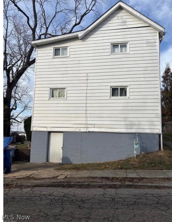 1109 Carlisle Avenue, Cambridge, OH, 43725