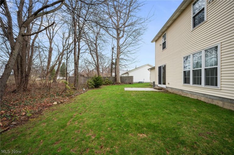 909 Lake Terrace Drive, Painesville, OH - Photo 5