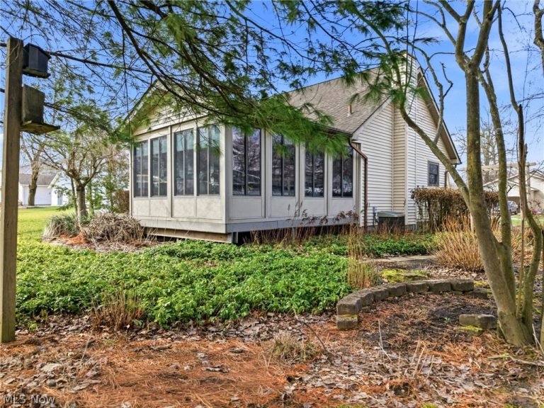 105 Ruth Avenue, Cortland, OH - Photo 8