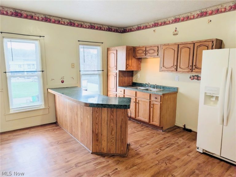 320 Sherman Street, Dennison, OH - Photo 6