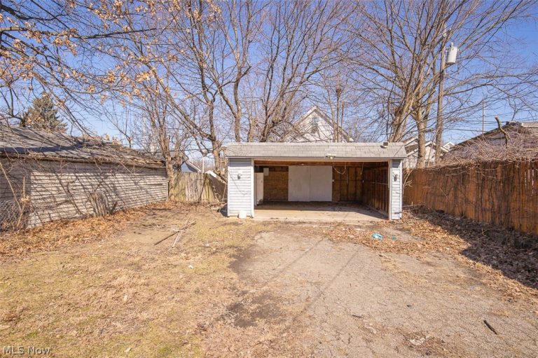 7815 Jeffries Avenue, Cleveland, OH - Photo 4