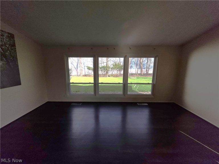 9061 Cranbrook Drive, Northfield, OH - Photo 6