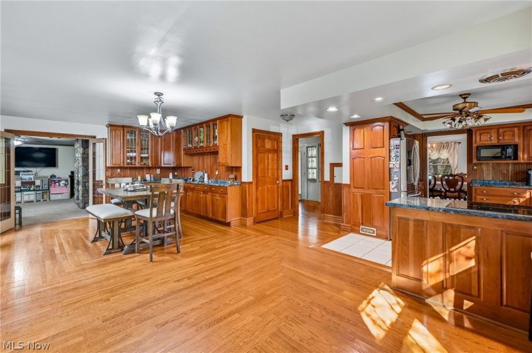 4250 Oak Knoll Drive, Boardman, OH - Photo 4
