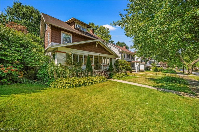 1066 Emma Avenue, Akron, OH - Photo 2